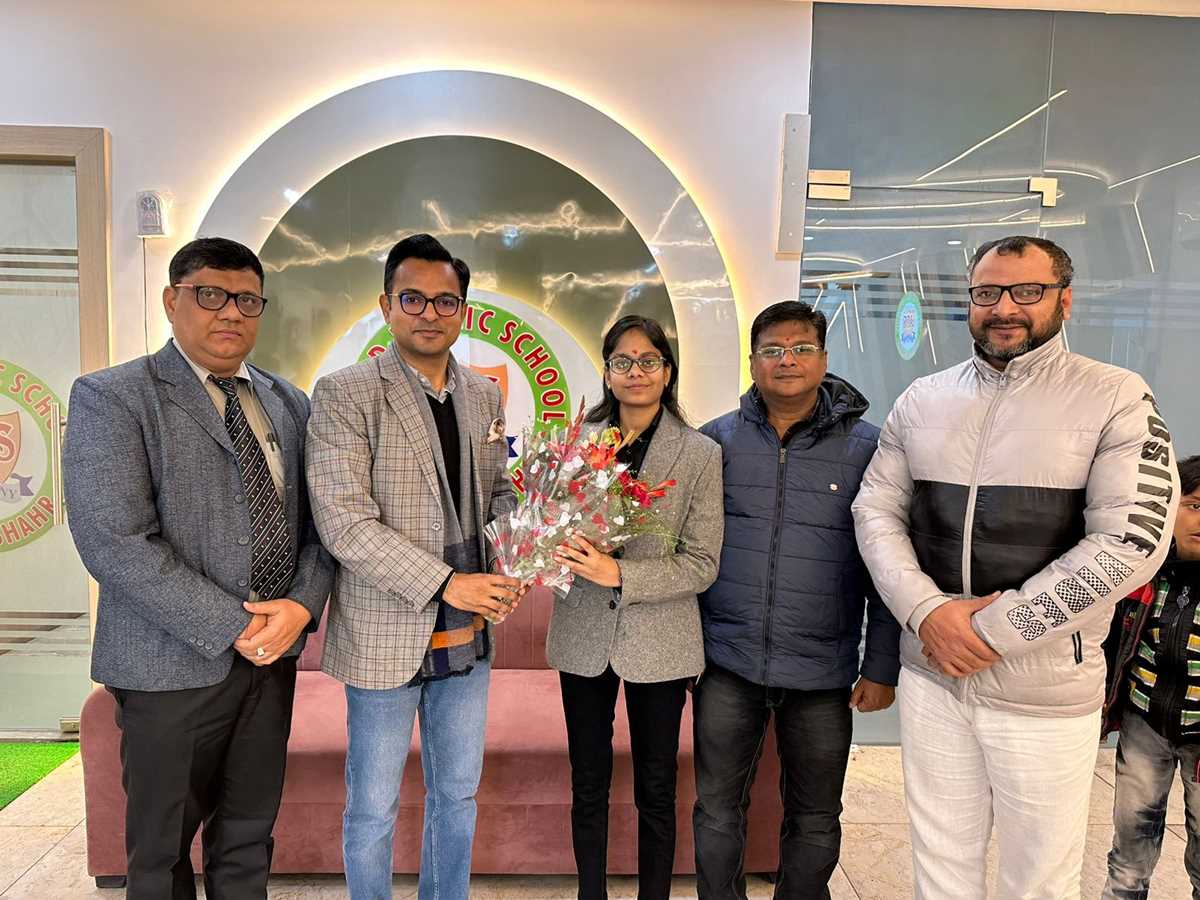 आजाद पब्लिक स्कूल की सलोनी शर्मा ने चार्टर्ड एकाउंटेंट (सीoएo) परीक्षा उत्तीर्ण करने पर विद्यालय में सम्मान समारोह रखा गया